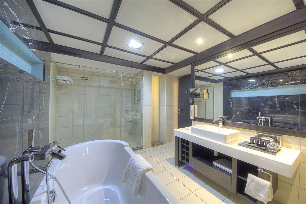 Raintree Rolla Hotel Дубай Экстерьер фото