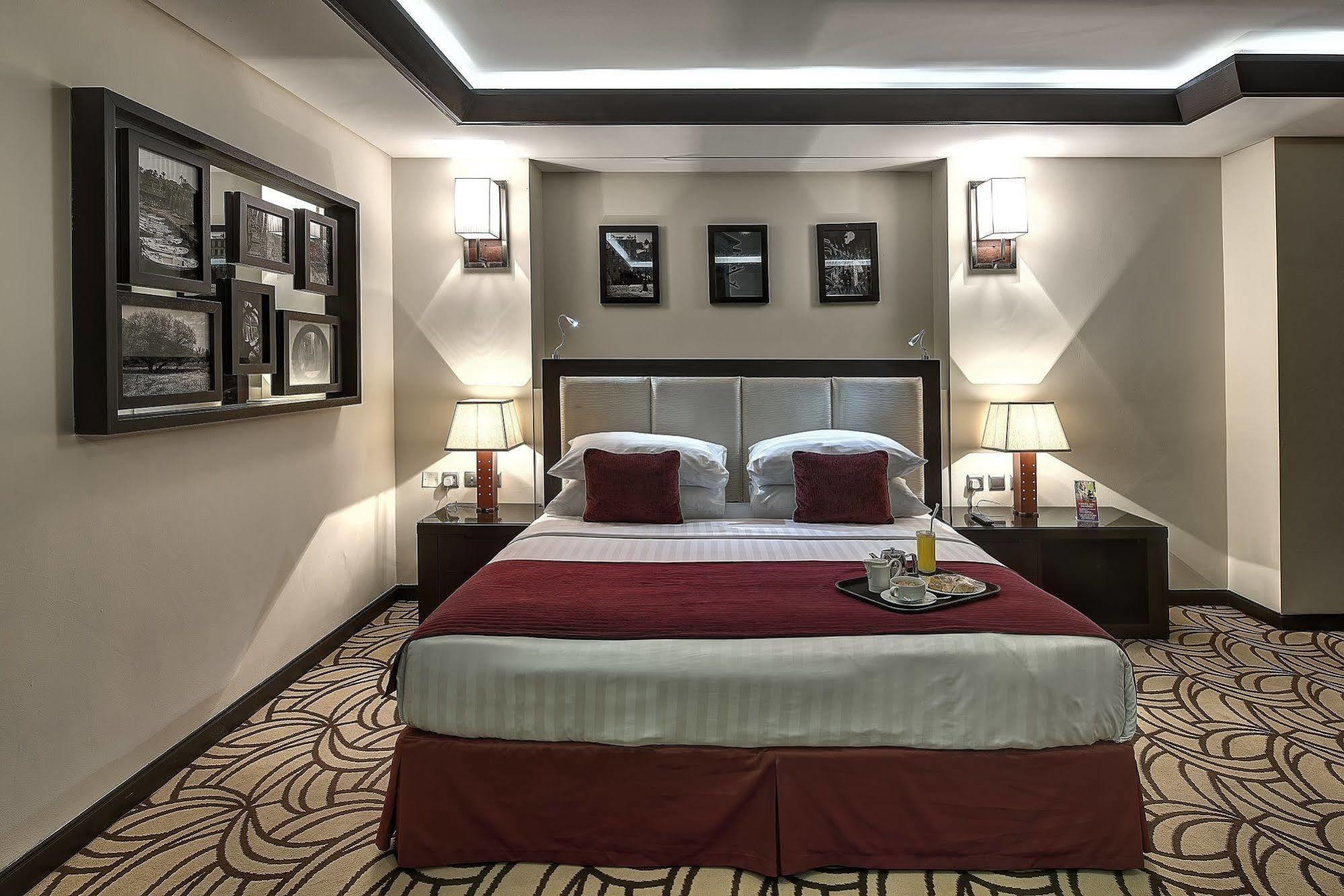 Raintree Rolla Hotel Дубай Экстерьер фото