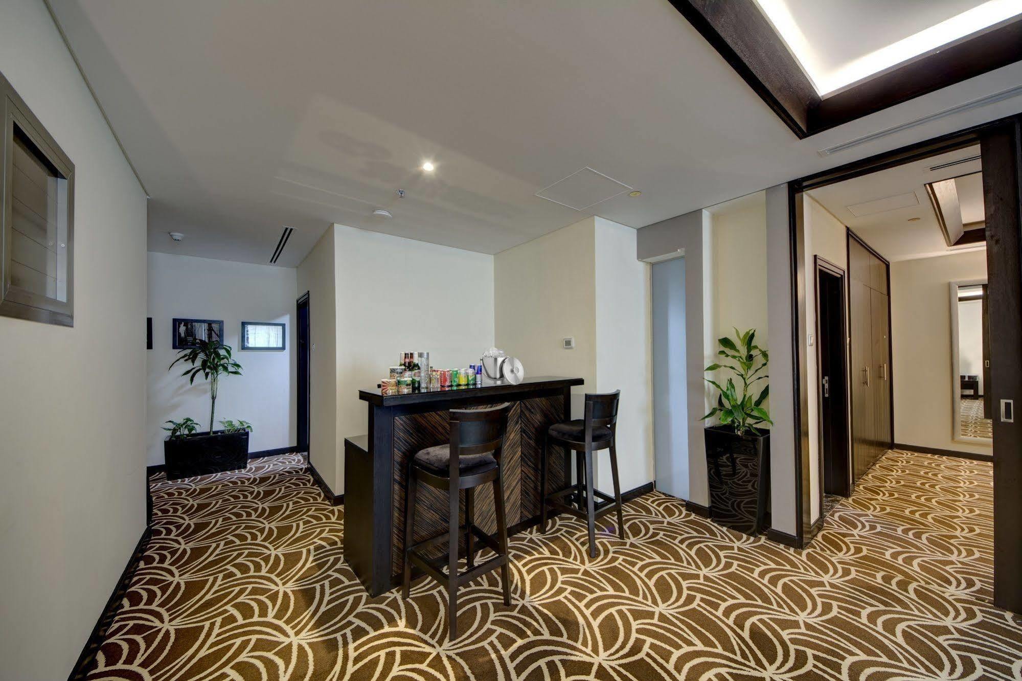 Raintree Rolla Hotel Дубай Экстерьер фото